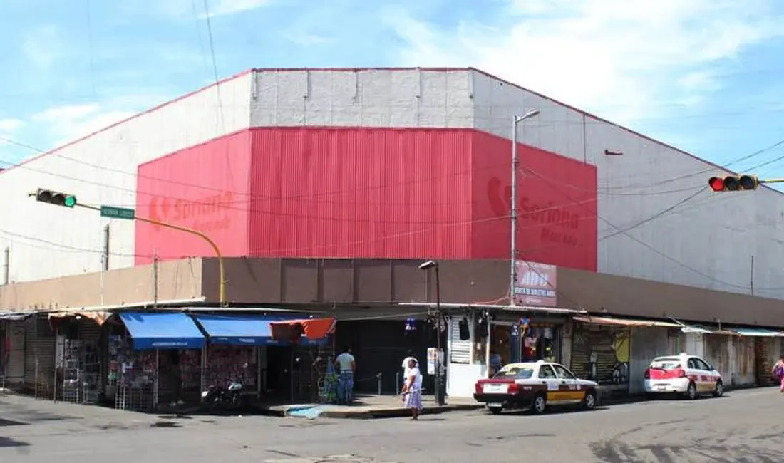 Fachada del inmueble comercial en el Centro de Veracruz